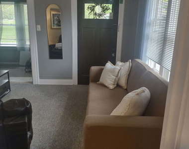 827 Porter Street - Photo Thumbnail 1