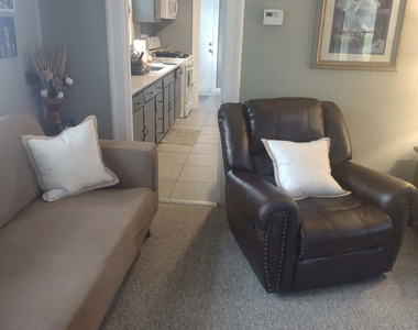 827 Porter Street - Photo Thumbnail 2