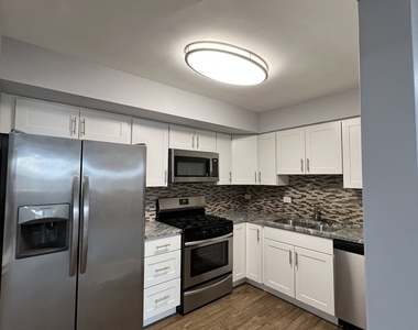 1220 Carol Street - Photo Thumbnail 3