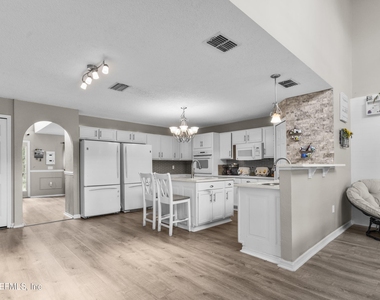 519 Islamorada Drive S - Photo Thumbnail 3