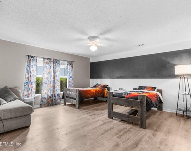 519 Islamorada Drive S - Photo Thumbnail 7