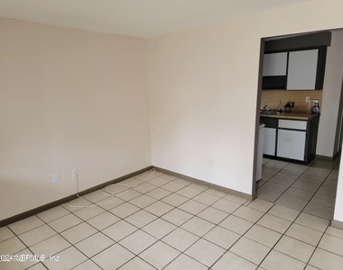 1443 Winnebago Avenue - Photo Thumbnail 2