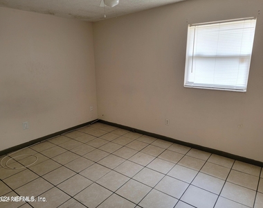 1443 Winnebago Avenue - Photo Thumbnail 7