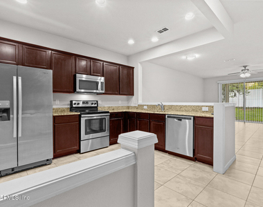 6791 Roundleaf Drive - Photo Thumbnail 8