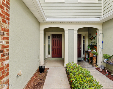 6791 Roundleaf Drive - Photo Thumbnail 2
