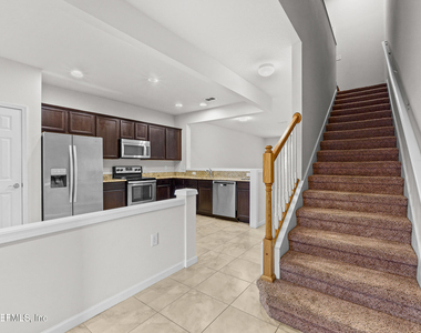 6791 Roundleaf Drive - Photo Thumbnail 7
