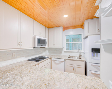 6472 Putnam Street - Photo Thumbnail 5