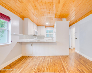 6472 Putnam Street - Photo Thumbnail 4