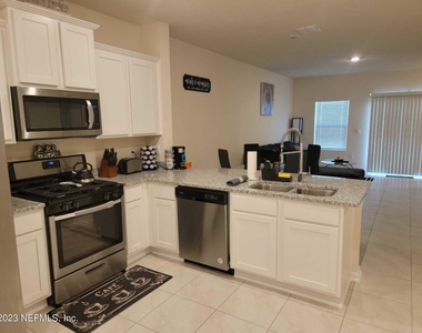 450 Coastline Way - Photo Thumbnail 3