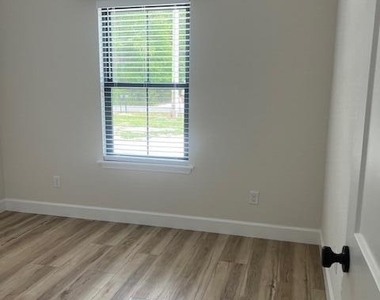 687 S Orange Street - Photo Thumbnail 3