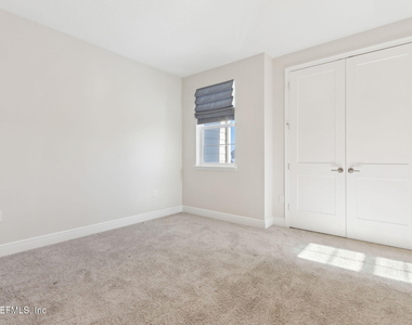 401 Marquesa Cir Circle - Photo Thumbnail 34