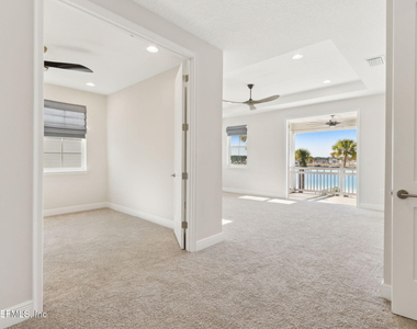 401 Marquesa Cir Circle - Photo Thumbnail 23