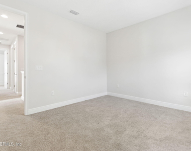 401 Marquesa Cir Circle - Photo Thumbnail 36
