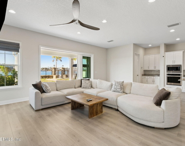 401 Marquesa Cir Circle - Photo Thumbnail 10