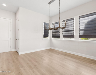 401 Marquesa Cir Circle - Photo Thumbnail 18