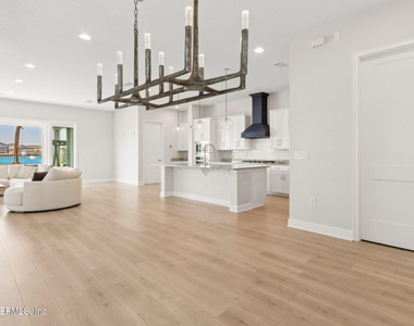 401 Marquesa Cir Circle - Photo Thumbnail 20