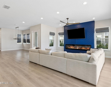 401 Marquesa Cir Circle - Photo Thumbnail 8