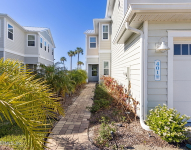 401 Marquesa Cir Circle - Photo Thumbnail 2