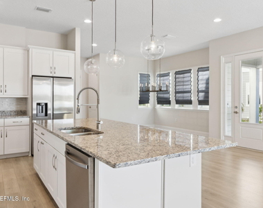 401 Marquesa Cir Circle - Photo Thumbnail 17