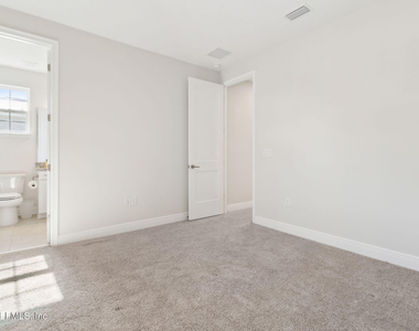401 Marquesa Cir Circle - Photo Thumbnail 35