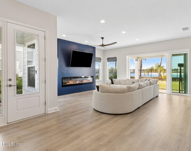401 Marquesa Cir Circle - Photo Thumbnail 3