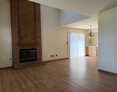 101 S Oakhurst Drive - Photo Thumbnail 9