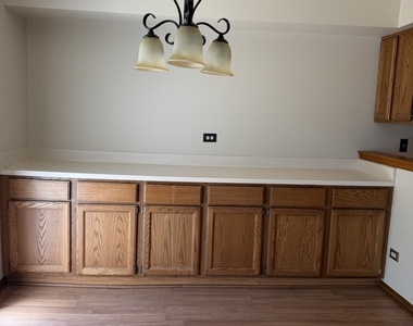 101 S Oakhurst Drive - Photo Thumbnail 10