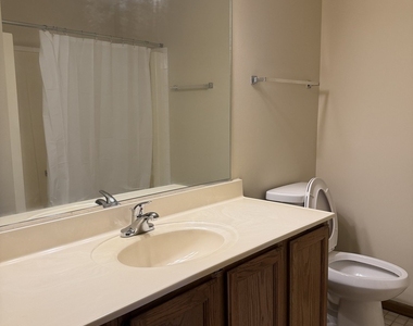 101 S Oakhurst Drive - Photo Thumbnail 12