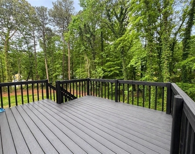 1400 Chalet Circle - Photo Thumbnail 10