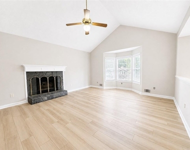 1400 Chalet Circle - Photo Thumbnail 2