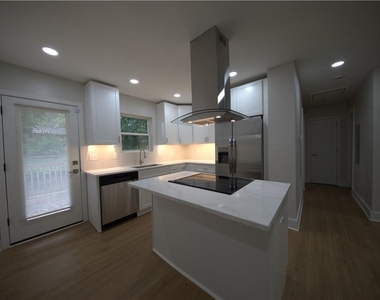 1346 Wichita Drive Sw - Photo Thumbnail 4