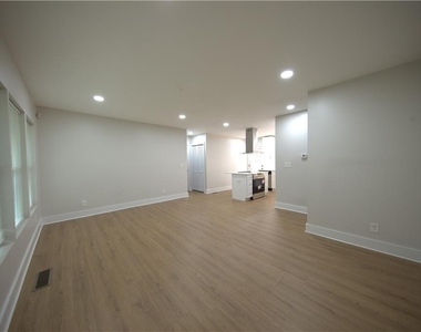 1346 Wichita Drive Sw - Photo Thumbnail 2