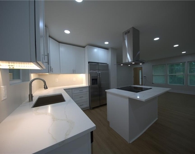 1346 Wichita Drive Sw - Photo Thumbnail 5
