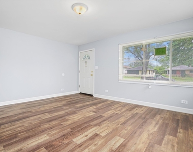 16125 Marshfield Avenue - Photo Thumbnail 4