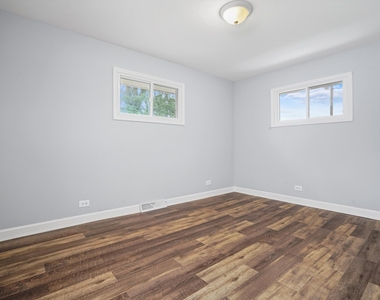 16125 Marshfield Avenue - Photo Thumbnail 5