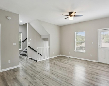 753 Prince Place - Photo Thumbnail 10