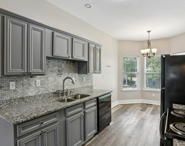 751 Prince Place - Photo Thumbnail 14