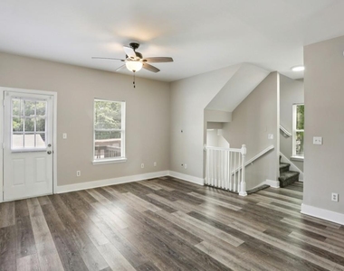 751 Prince Place - Photo Thumbnail 9