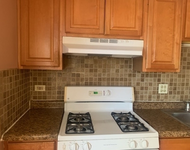 982 Grant Street - Photo Thumbnail 13