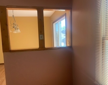 982 Grant Street - Photo Thumbnail 17
