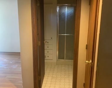 982 Grant Street - Photo Thumbnail 32