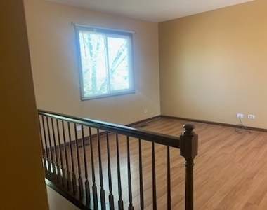 982 Grant Street - Photo Thumbnail 9