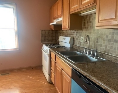 982 Grant Street - Photo Thumbnail 16