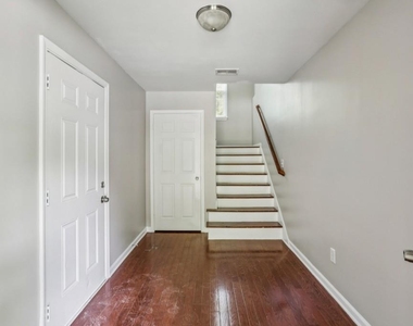 740 Prince Place - Photo Thumbnail 6