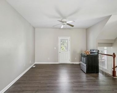 740 Prince Place - Photo Thumbnail 1