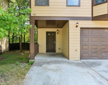 739 Prince Place - Photo Thumbnail 7