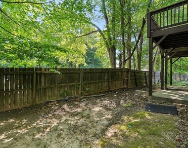 739 Prince Place - Photo Thumbnail 5