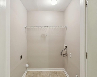 739 Prince Place - Photo Thumbnail 10