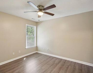 739 Prince Place - Photo Thumbnail 26