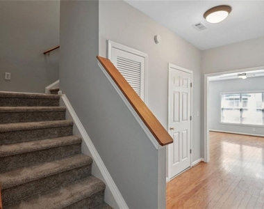 206 Spring Heights Lane - Photo Thumbnail 6